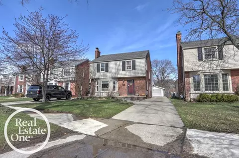 1812 Kenmore, Grosse Pointe Woods, MI 48236