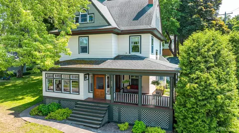 607 W South, Houghton, MI 49931