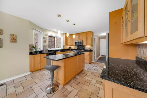Kitchen - 17532 Invitational, Macomb, MI 48042 photo 3 of 4
