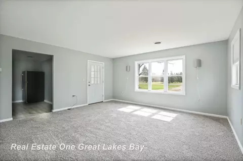 Living - 8698 Simpson, Ovid, MI 48866 photo 2 of 3