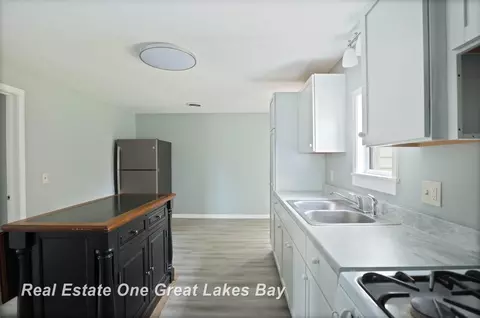 Kitchen - 8698 Simpson, Ovid, MI 48866 photo 4 of 5