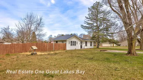 Exterior - 8698 Simpson, Ovid, MI 48866 photo 3 of 10