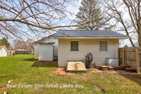 Exterior - 8698 Simpson, Ovid, MI 48866 photo 5 of 10