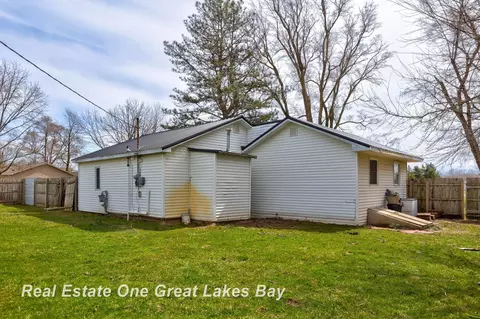 Exterior - 8698 Simpson, Ovid, MI 48866 photo 4 of 10