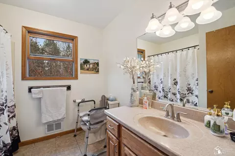 1155 Donald, Bedford, MI 48182 photo 7