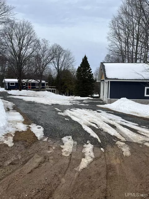 1904 E Kolpack, Skandia, MI 49885