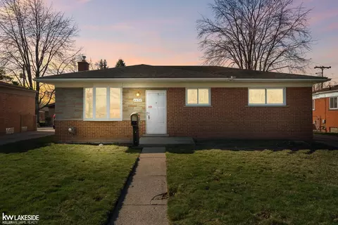 4436 Buckingham, Warren, MI 48092