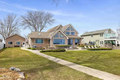 7403 S S Riv, Cottrellville, MI 48039