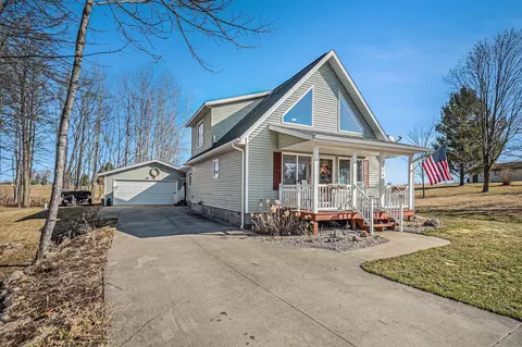 Exterior - 1614 Bunkerhill, Gladwin, MI 48624 photo 2 of 6