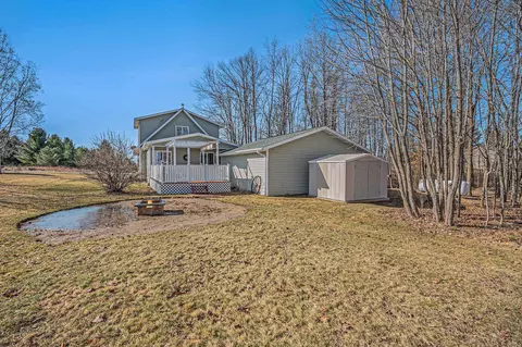 Exterior - 1614 Bunkerhill, Gladwin, MI 48624 photo 4 of 6