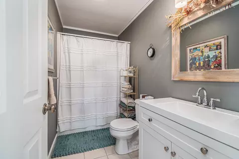 Bath - 1614 Bunkerhill, Gladwin, MI 48624 photo 2 of 2