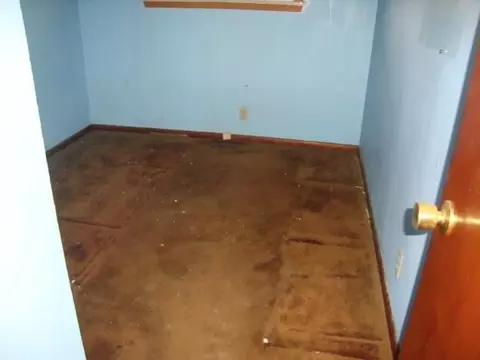 Bedroom - 5168 Harry, Flint, MI 48505 photo 3 of 3