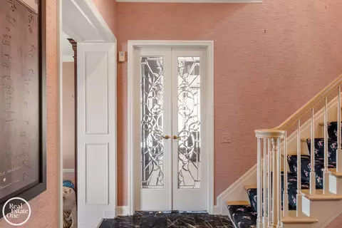 Entry Way - 7 Windemere, Grosse Pointe Farms, MI 48236 photo 3 of 4