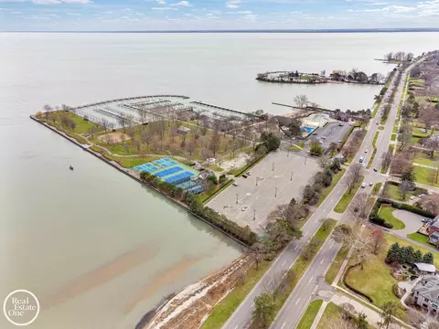 View/Area - 7 Windemere, Grosse Pointe Farms, MI 48236 photo 11 of 11