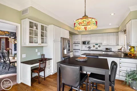 Kitchen - 7 Windemere, Grosse Pointe Farms, MI 48236 photo 4 of 5