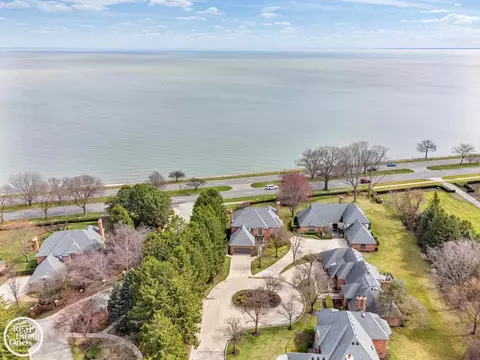 View/Area - 7 Windemere, Grosse Pointe Farms, MI 48236 photo 3 of 11