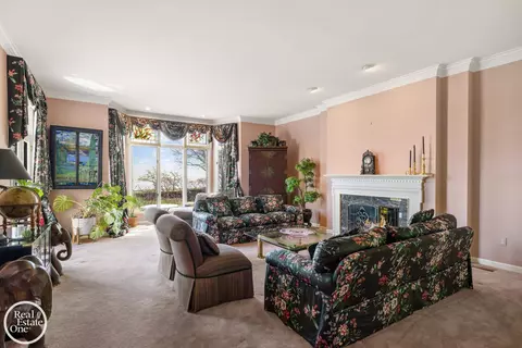 Living - 7 Windemere, Grosse Pointe Farms, MI 48236 photo 1 of 4