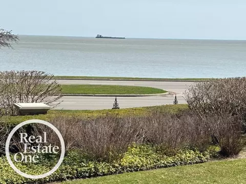 View/Area - 7 Windemere, Grosse Pointe Farms, MI 48236 photo 8 of 11
