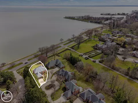 View/Area - 7 Windemere, Grosse Pointe Farms, MI 48236 photo 2 of 11