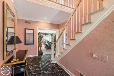 Entry Way - 7 Windemere, Grosse Pointe Farms, MI 48236 photo 2 of 4