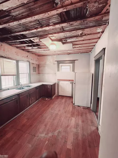 Kitchen - 1646 Bennett, Flint, MI 48506 photo 2 of 2