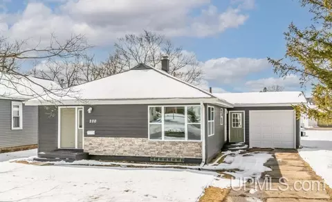 220 Lawrence, Kingsford, MI 49802