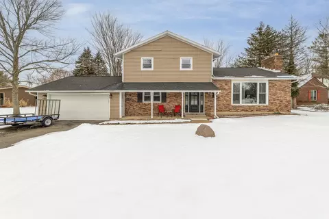 3099 E Bullock Crk, Midland, MI 48640