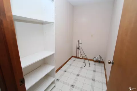 6065 War, Monroe, MI 48162 photo 17