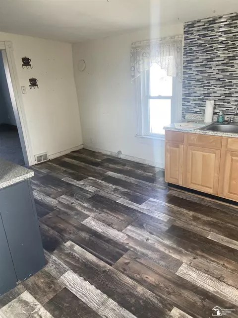 2438 W Sigler, Monroe, MI 48162 photo 13