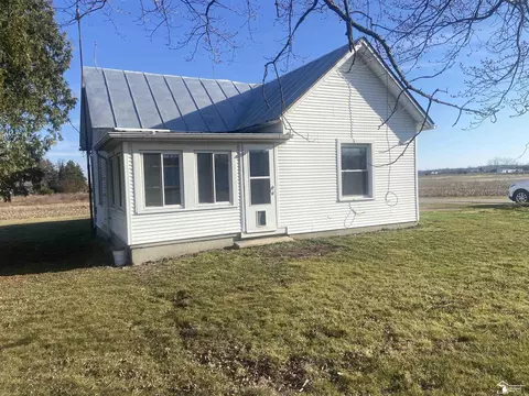 2438 W Sigler, Monroe, MI 48162 photo 4
