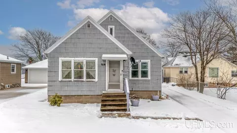 523 S 19th, Escanaba, MI 49829
