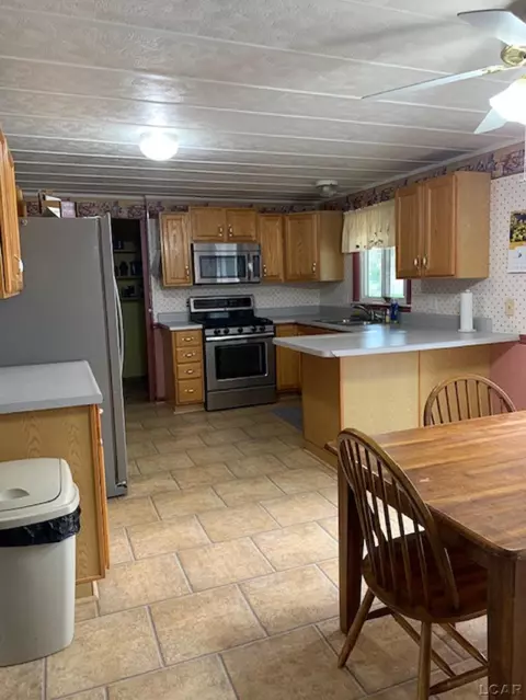400 Cairns, Tecumseh, MI 49286 photo 5