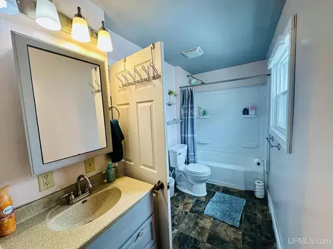 508 S 9th, Escanaba, MI 49829 photo 14