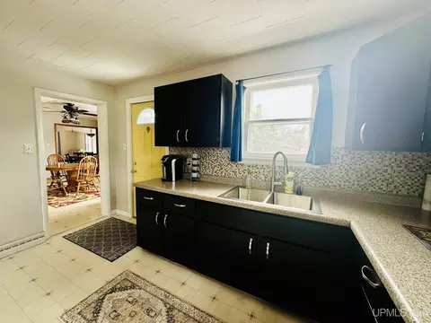 508 S 9th, Escanaba, MI 49829 photo 9