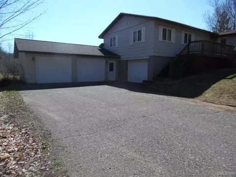 49436 S Superior, Houghton, MI 49931