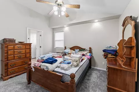 Bedroom - 9344 Pinecrest, Davison, MI 48423 photo 2 of 3