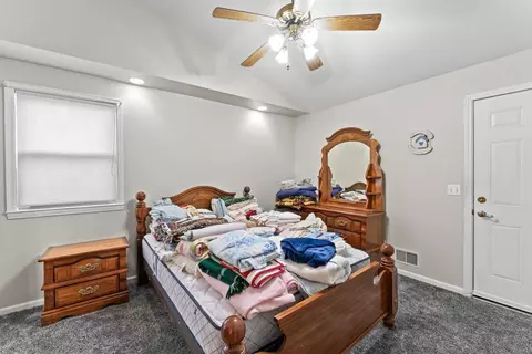 Bedroom - 9344 Pinecrest, Davison, MI 48423 photo 1 of 3