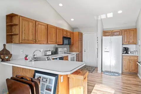 Kitchen - 9344 Pinecrest, Davison, MI 48423 photo 2 of 2