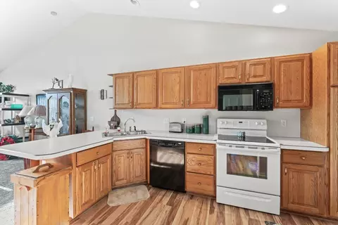 Kitchen - 9344 Pinecrest, Davison, MI 48423 photo 1 of 2