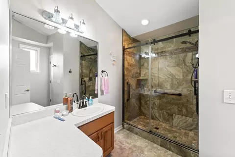 Bath - 9344 Pinecrest, Davison, MI 48423 photo 1 of 3
