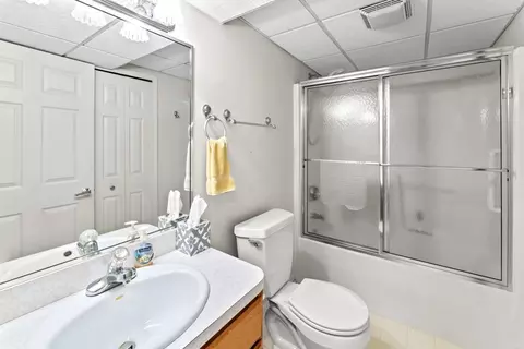 Bath - 9344 Pinecrest, Davison, MI 48423 photo 3 of 3