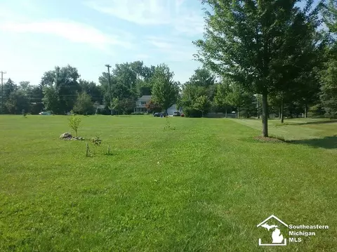 N Custer, Monroe, MI 48162 photo 2