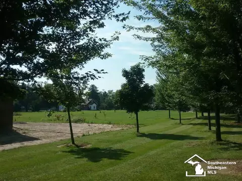 N Custer, Monroe, MI 48162 photo 8