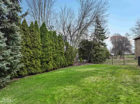 40 Regal, Grosse Pointe Shores, MI 48236 photo 51