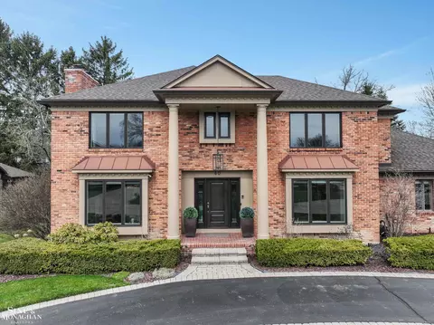 40 Regal, Grosse Pointe Shores, MI 48236