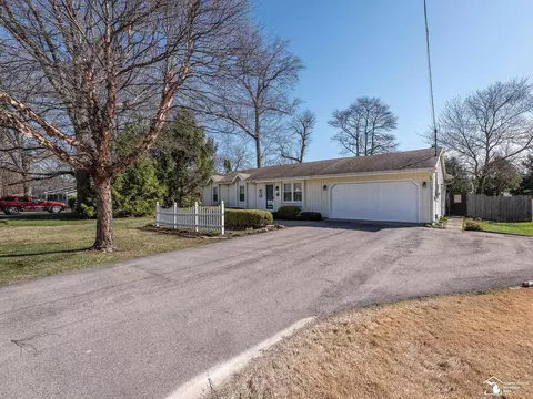 7088 Elmwood, Temperance, MI 48182