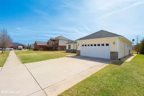 18398 Wingate, Macomb, MI 48042 photo 2