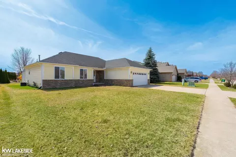 18398 Wingate, Macomb, MI 48042 photo 4
