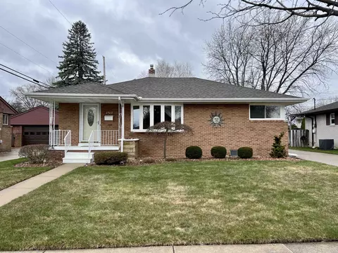 1902 S Sherman, Bay City, MI 48708