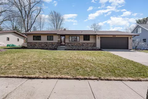 2206 Laurel, Midland, MI 48642